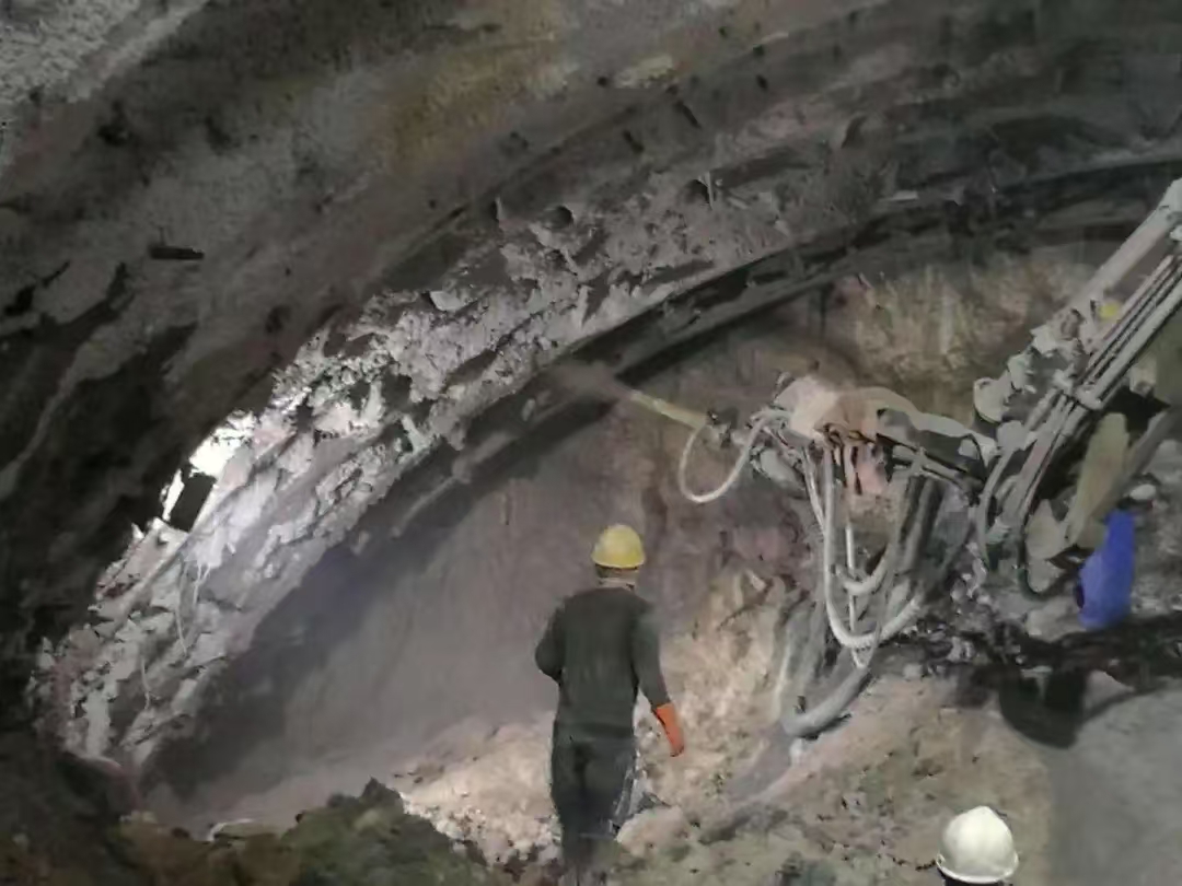 桃山喷射混凝土用量过大的原因分析与处理办法